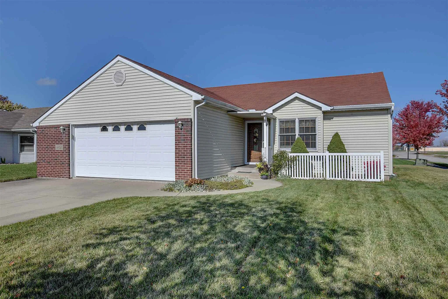 602 Plainfield Dr photo 1
