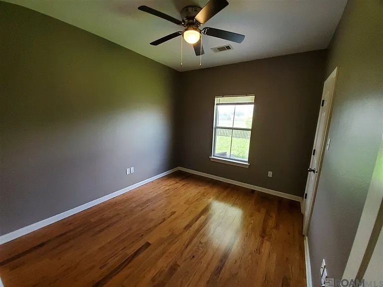 3853 Northshore Ave — Photo 6
