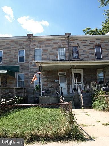 2nd image of 1300 E Patapsco Ave