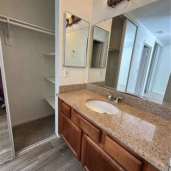 432 Edgehill Ln — Photo 11
