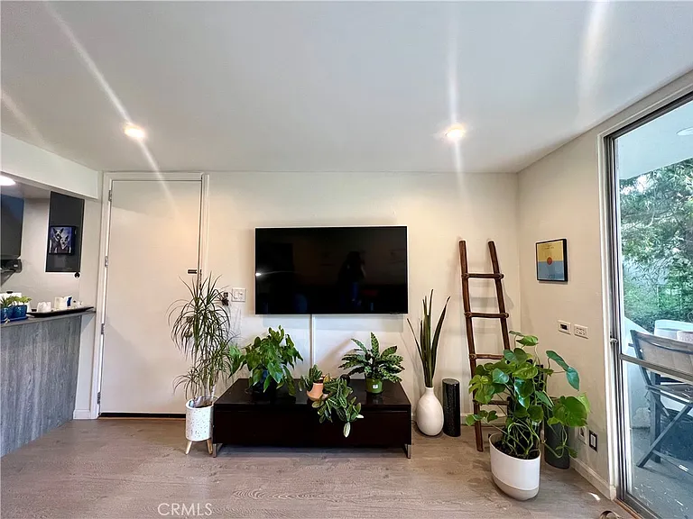 622 Westmount Dr #C — Photo 6