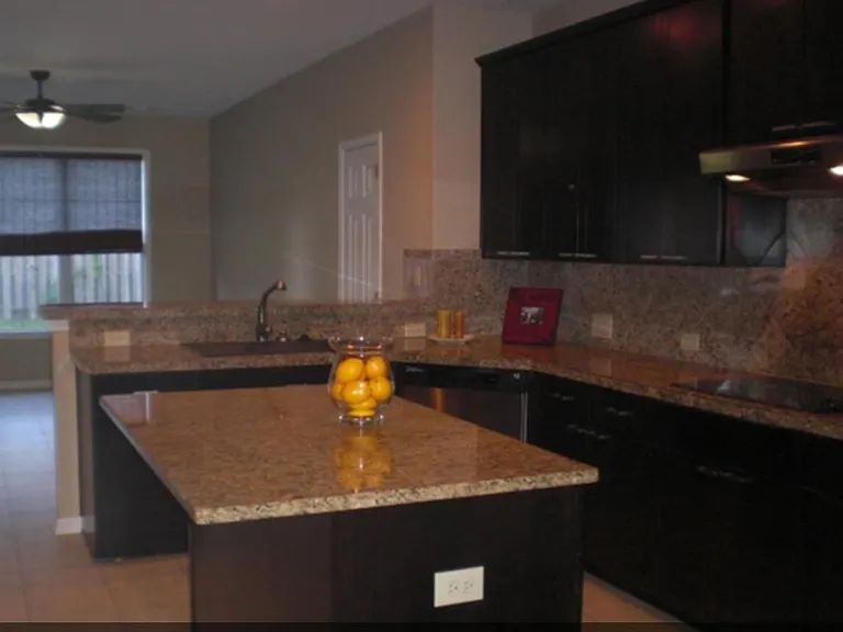 8612 Carston Ct — Photo 4