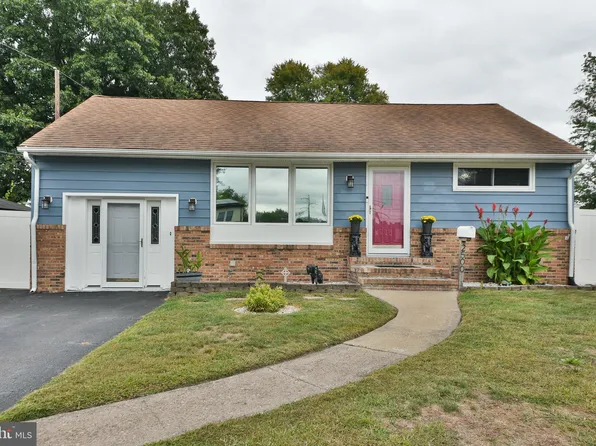 2500 Green Ave, Bristol, PA 19007