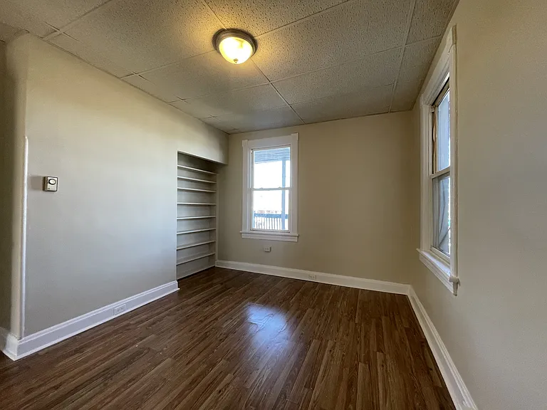 616 W Franklin St #2 — Photo 3