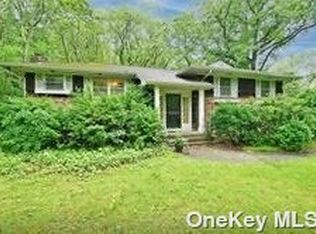 12 Beaumont Dr Melville NY 11747 Zillow