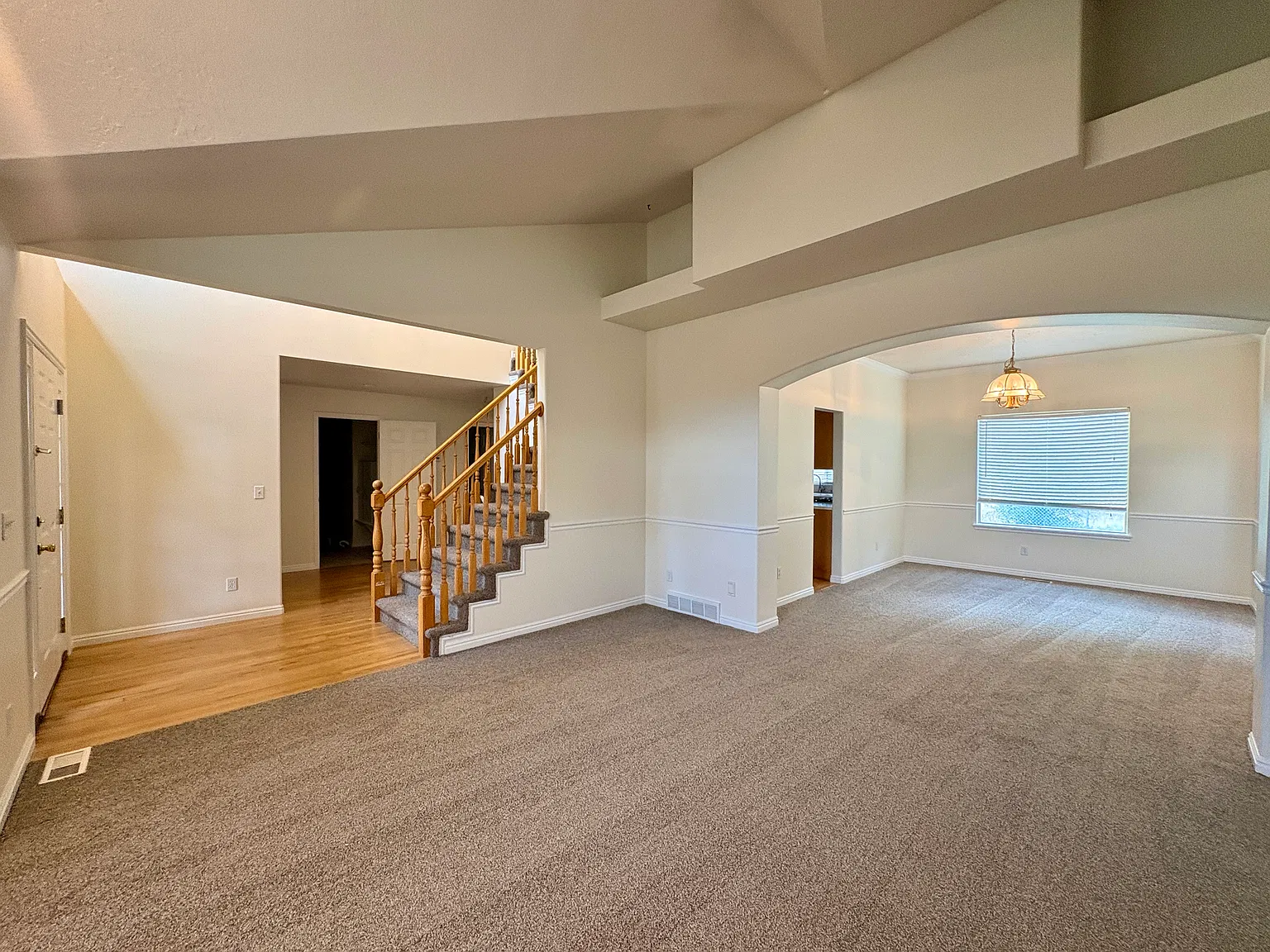 4 bed, 2.5 bath, 3161 sqft, $3,750 — Photo 2