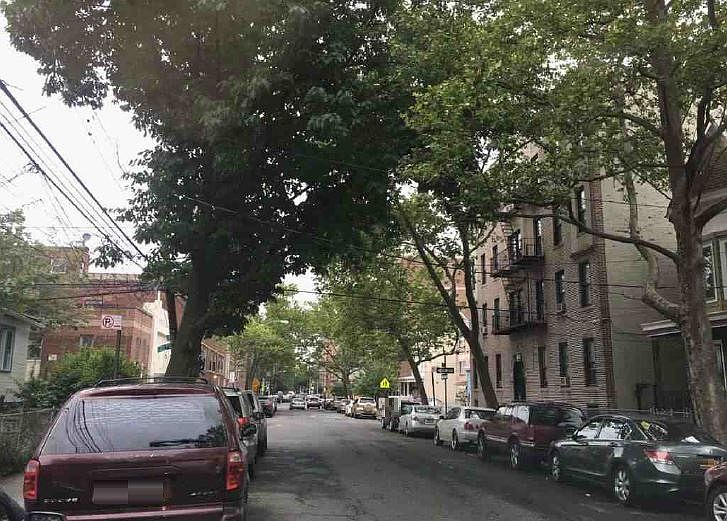2nd image of 3985 Carpenter Ave