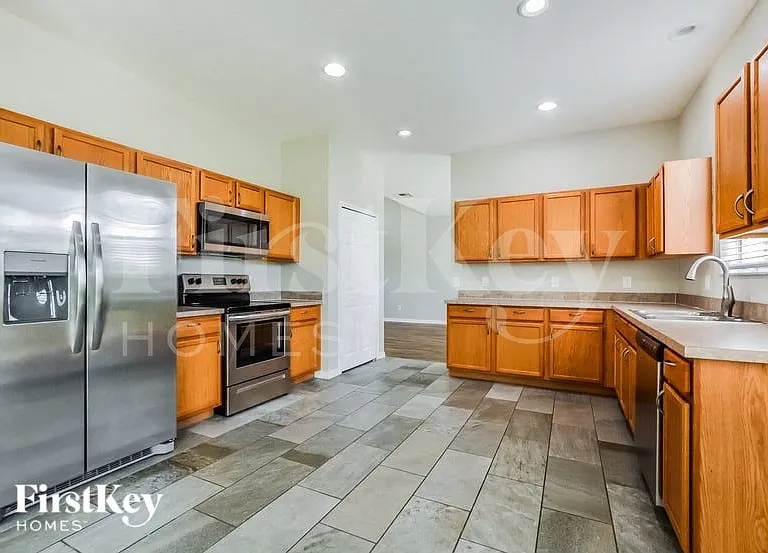 733 Wildflower Rd — Photo 4
