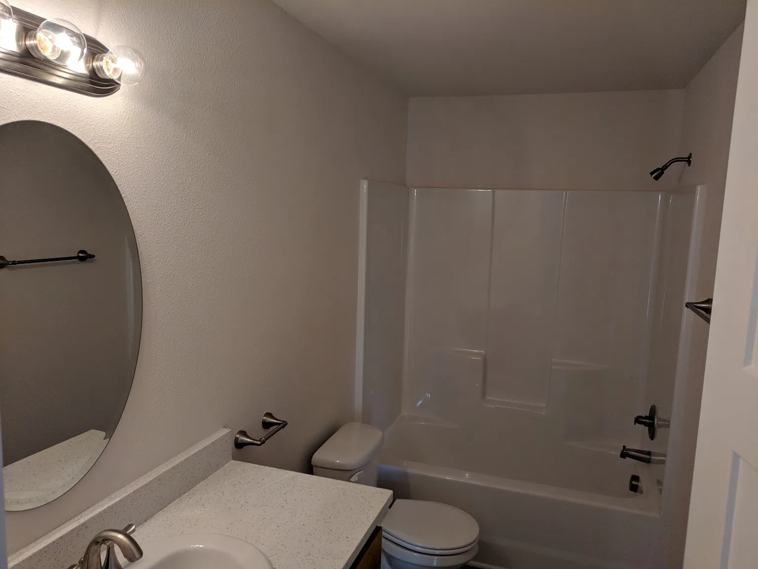 2 bed, 812 sqft, $1,595 — Photo 4