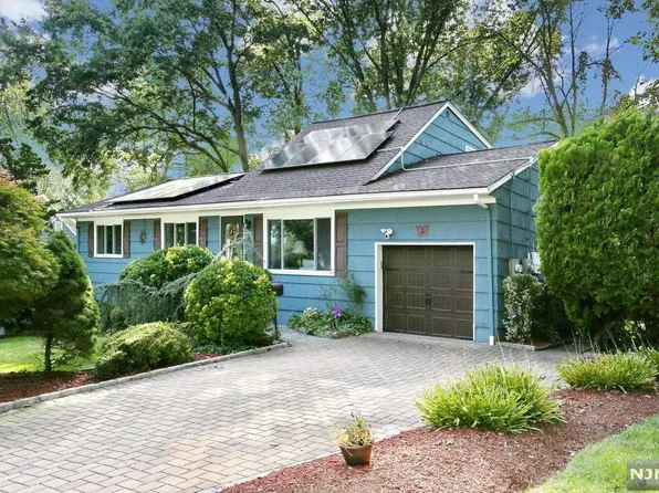 372 Wilson Ave, Washington Township, NJ 07676