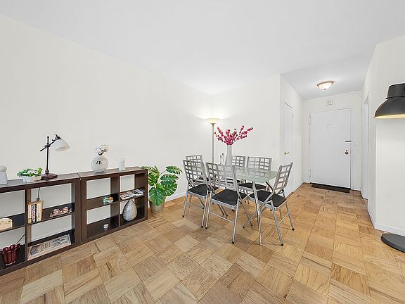 3rd image of 159 W 53rd St APT 37C