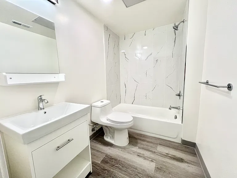 4742 Mission St — Photo 15