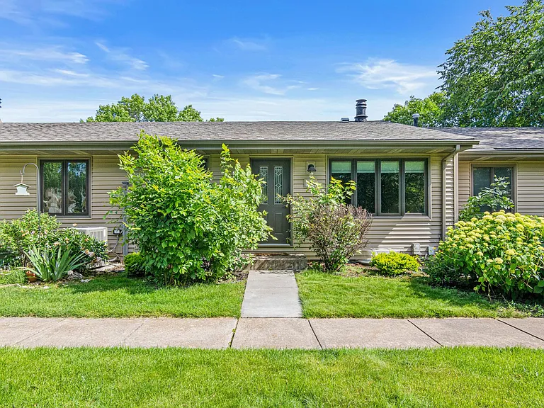 4430 Arden View Ct — Photo 1