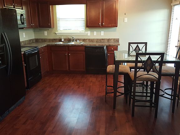 5th image of 127 Berger Farm Dr