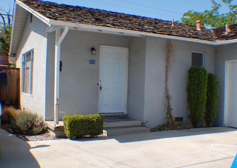 1st image of 975 Zarick Dr