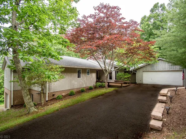 4751 Susannah Dr, Blacksburg, VA 24060