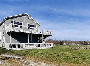 27 Walcott Ave, Narragansett, RI 02882