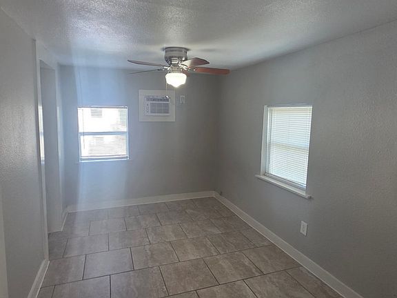 4th image of 712 40th St Unit 1