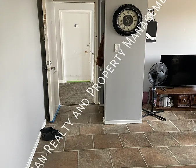 2119 Osler St — Photo 3