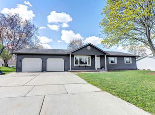 2658 Greenbrier Rd, Green Bay, WI 54311