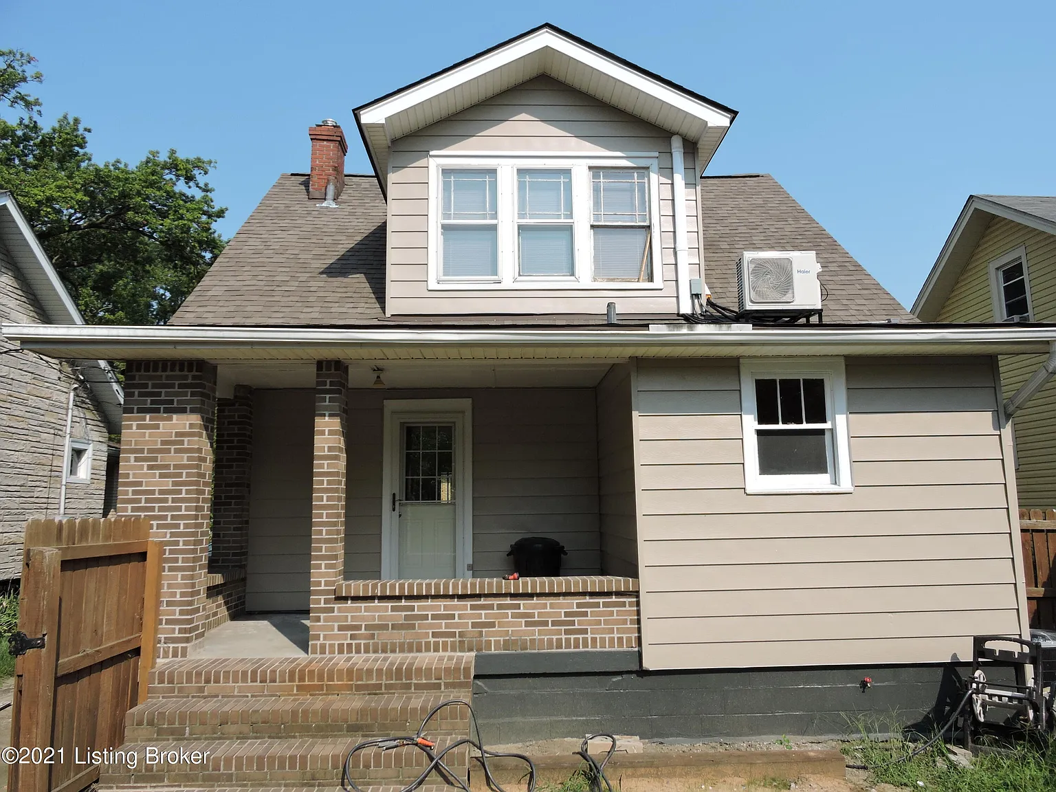 2 bed, 1.5 bath, 1237 sqft, $1,720 — Photo 2