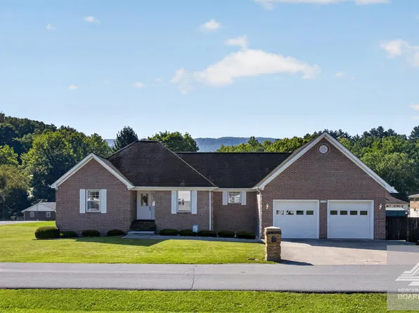318 Hillcrest Dr, Bluefield, VA 24605