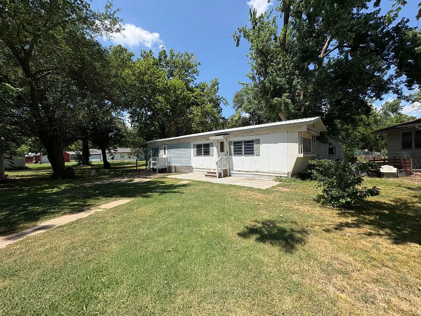 115 N Topeka St — Photo 2