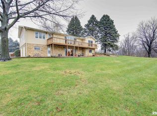 4642 170th St, Clinton, IA 52732