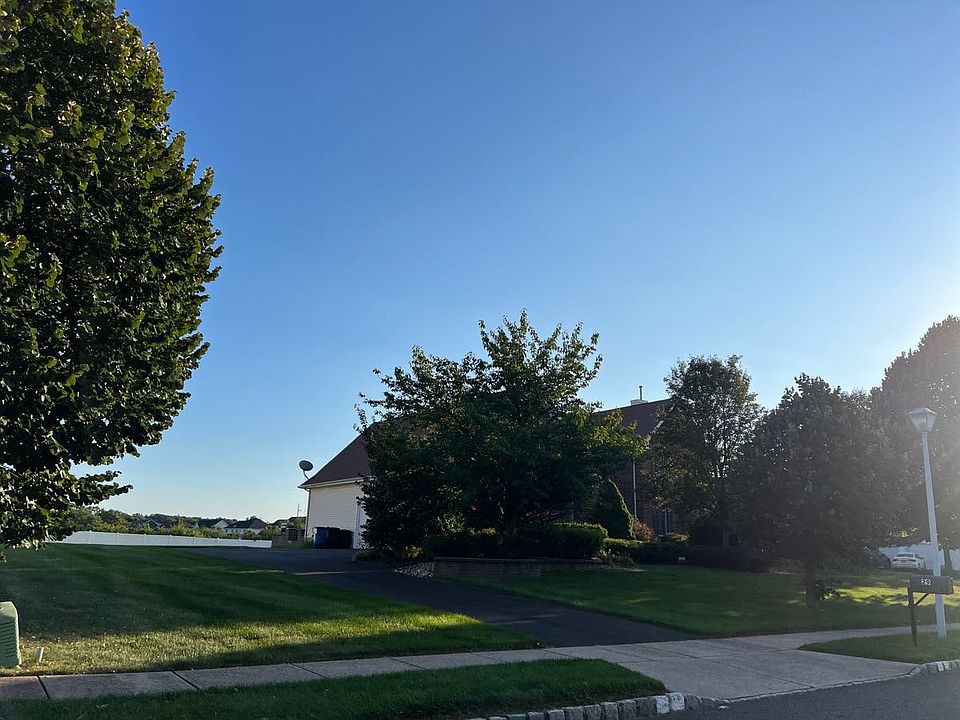 29 Linwood Dr, Monroe Township, NJ 08831 Zillow