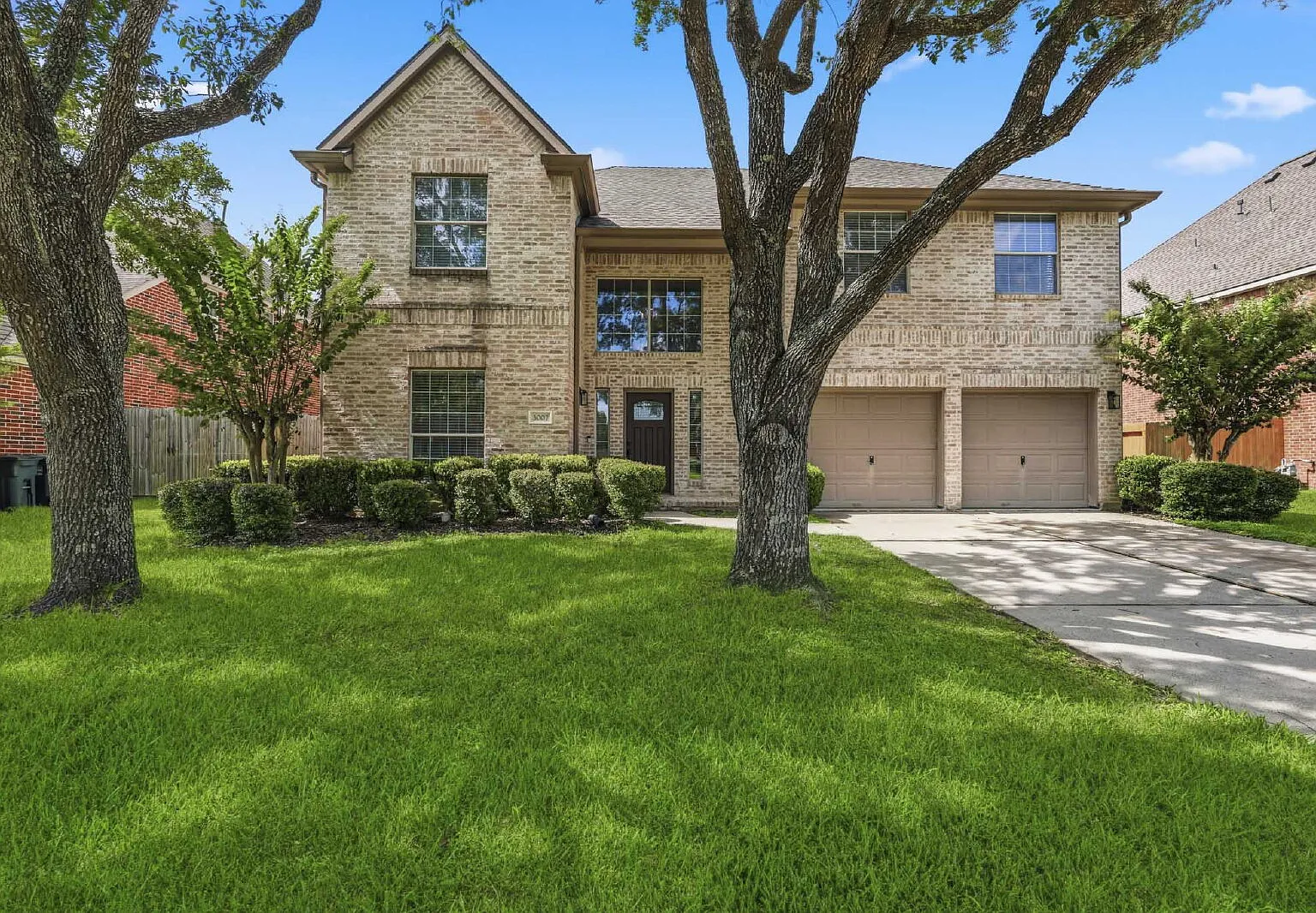 4 bed, 3.5 bath, 3532 sqft, $3,500 — Photo 2