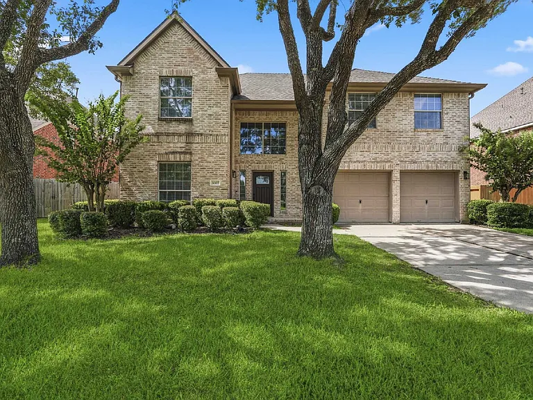 3007 Eagle Lake Dr — Photo 2