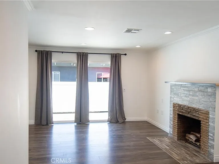 7445 Hesperia Ave — Photo 3