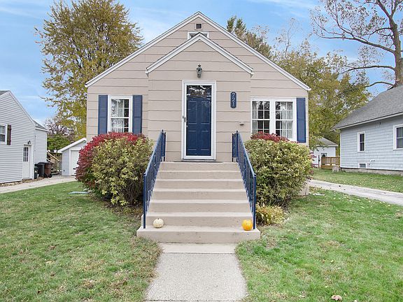2nd image of 721 Diana St