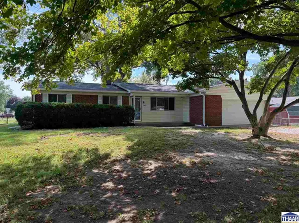 1907 E Springhill Dr, Terre Haute, IN 47802