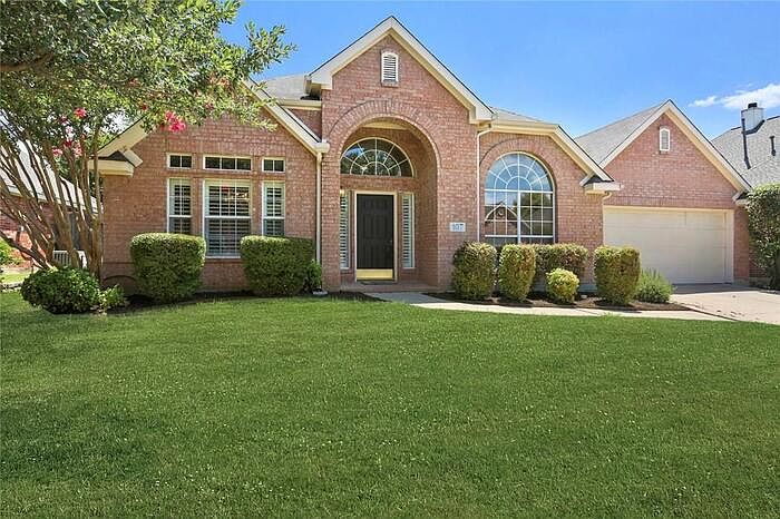 1st image of 107 Sparrow Hawk Dr