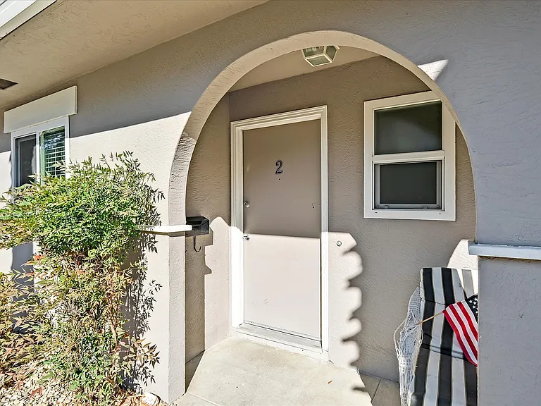 835 Palomino Dr #2 — Photo 2