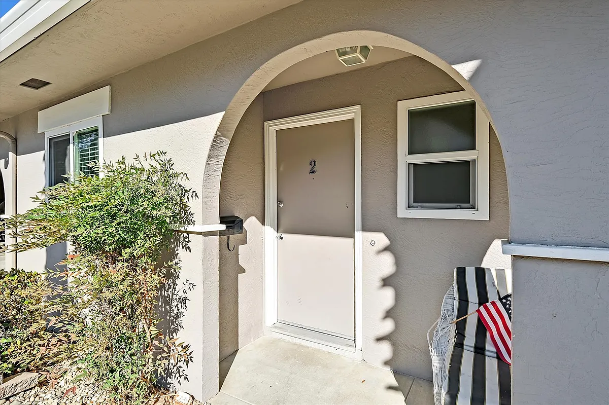 Building Photo - 835 Palomino Dr #2
