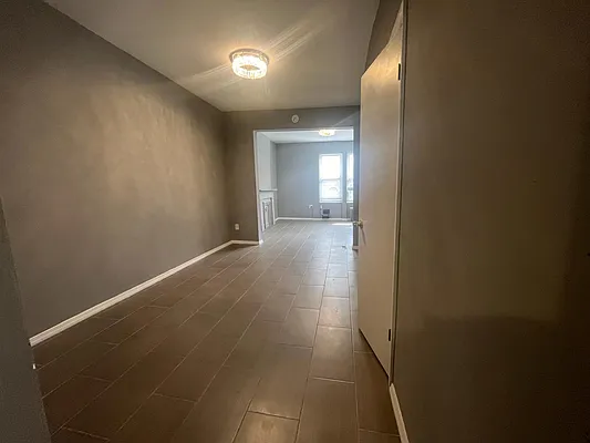 Rented by Silverkey Realty Inc | media 7