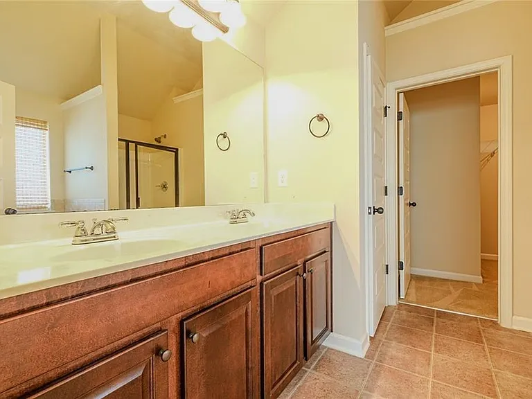 921 Prather Ct — Photo 14