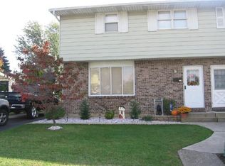 112 Meadow Ln, Northampton, PA 18067