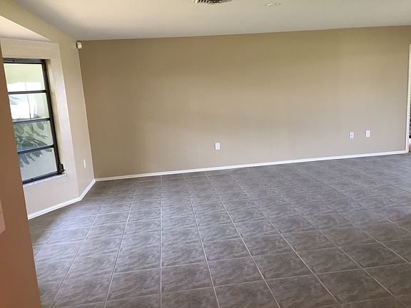 5th image of 1005 River Oaks Ct