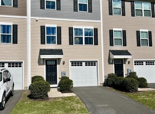 60 Foxwood Dr, Gilbertsville, PA 19525