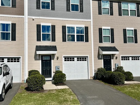 60 Foxwood Dr, Gilbertsville, PA 19525