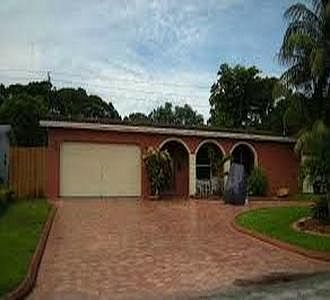 1st image of 8504 Southampton Dr