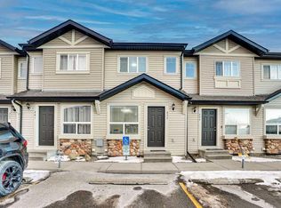 257 NW Saddlebrook Point NE, Calgary, AB T3J0G4