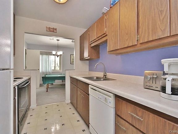 3rd image of 133 Sterling Street #133