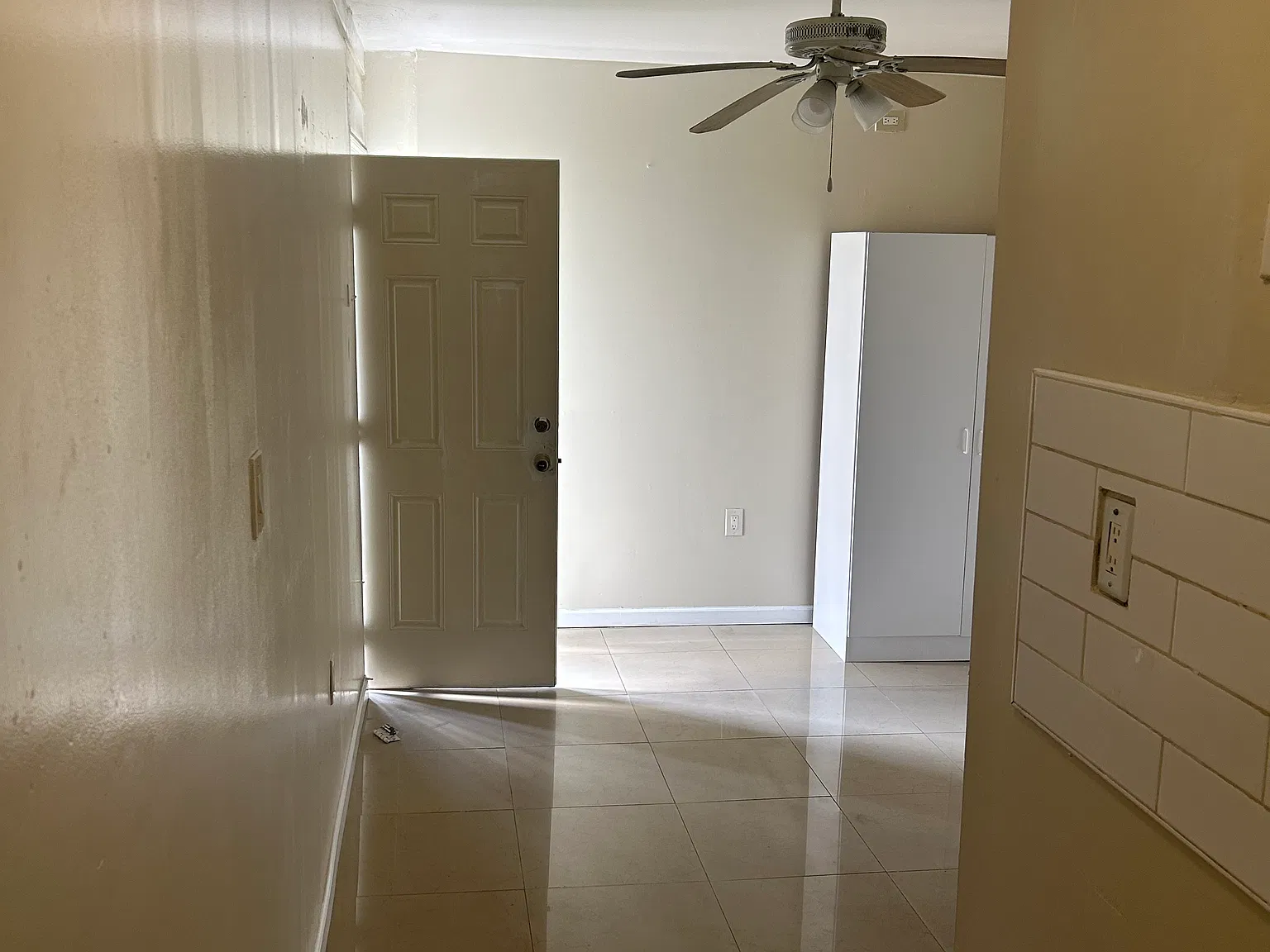 NW 43rd Ter, Fort Lauderdale — Photo 1