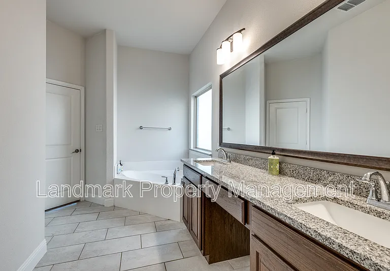 672 Harris Ridge Dr — Photo 21