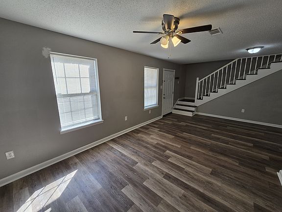 4th image of 46 Meadowlark Dr