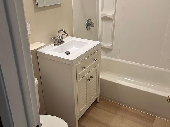 4th image of 608 N 50th St